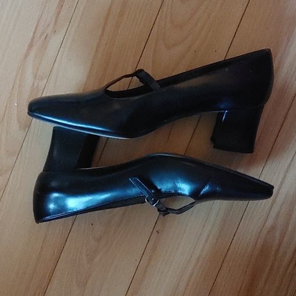 Shoes - Picture 2 of 2